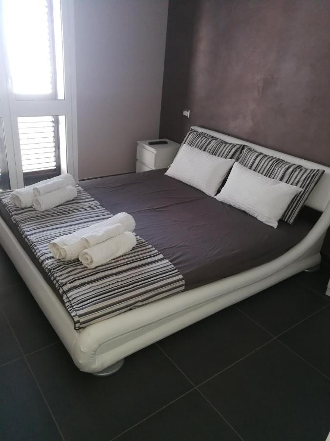 אבולה Maison Ane Marie מראה חיצוני תמונה